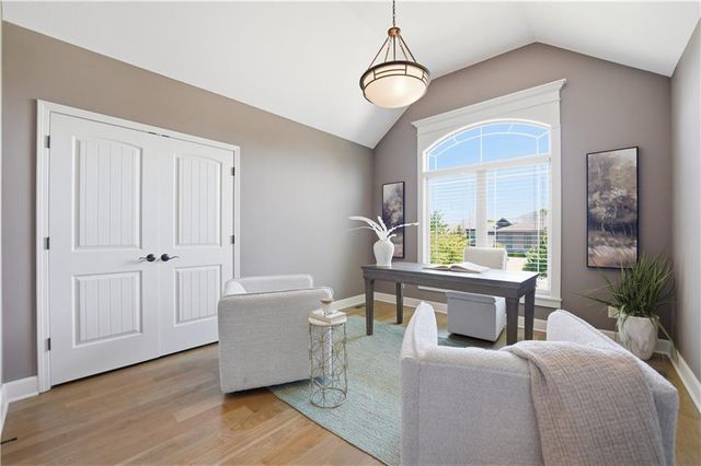 9892 Hollis Lane, Lenexa, KS 66227