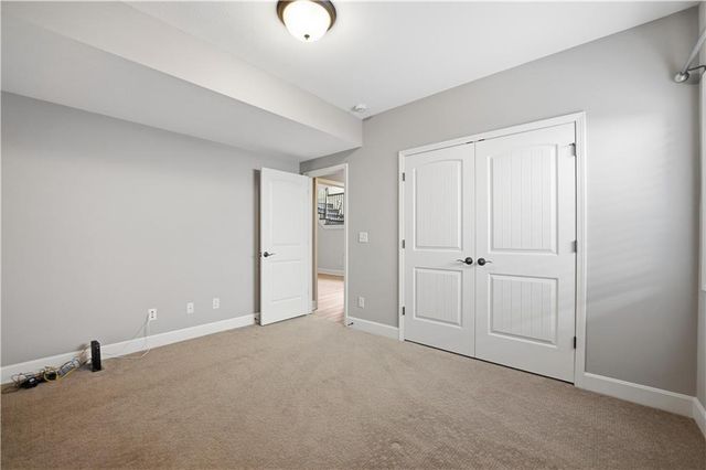 9892 Hollis Lane, Lenexa, KS 66227