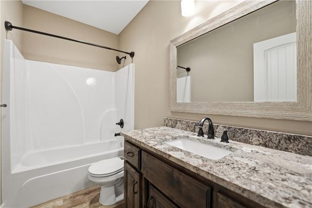 9892 Hollis Lane, Lenexa, KS 66227