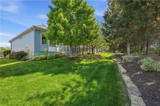 9892 Hollis Lane, Lenexa, KS 66227