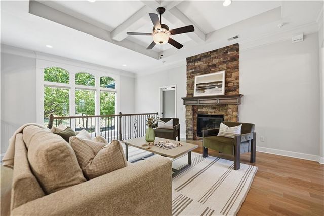 9892 Hollis Lane, Lenexa, KS 66227