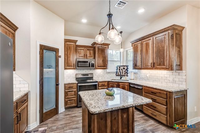 107 Northern Avenue, Gatesville, TX 76528