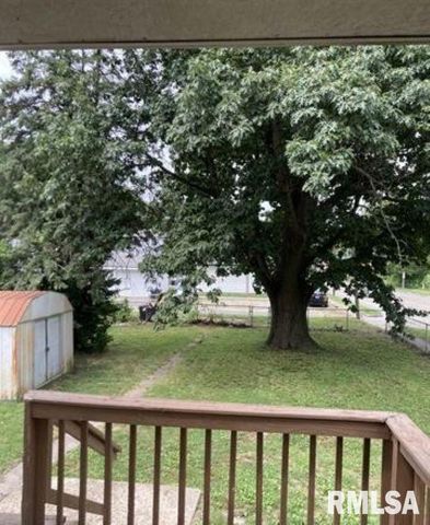 2001 S SPRING Street, Springfield, IL 62704