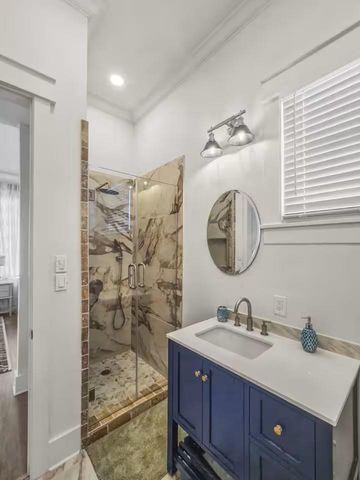 1105 Ball, Galveston, TX 77550