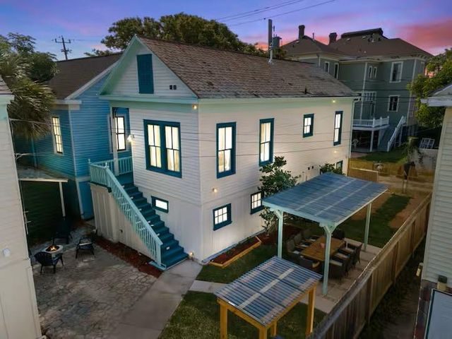 1105 Ball, Galveston, TX 77550