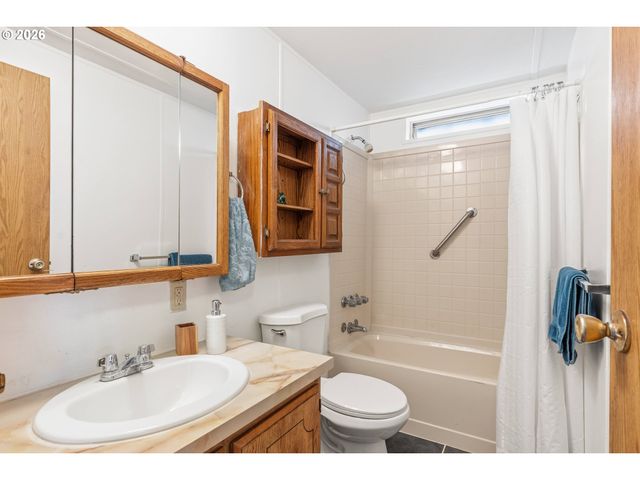 16172 WEDGEWOOD Ln, Brookings, OR 97415