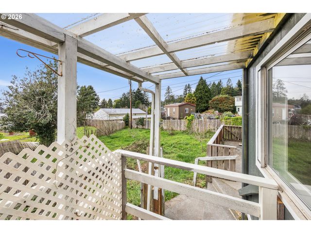 16172 WEDGEWOOD Ln, Brookings, OR 97415
