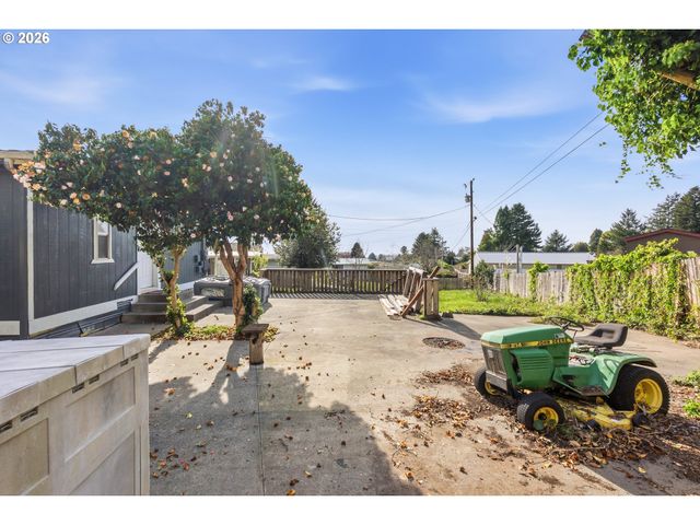 16172 WEDGEWOOD Ln, Brookings, OR 97415