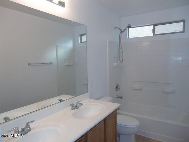 5419 W SHUMWAY FARM Road, Laveen, AZ 85339