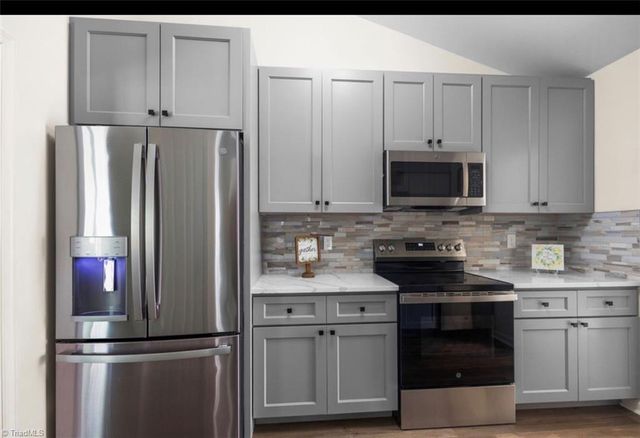 813 Valley Oak Drive, Greensboro, NC 27406