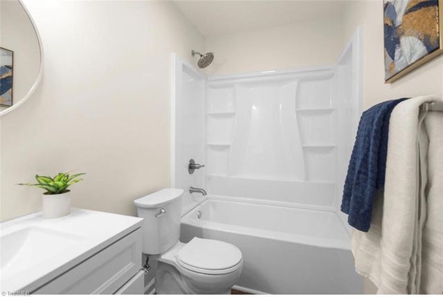 813 Valley Oak Drive, Greensboro, NC 27406