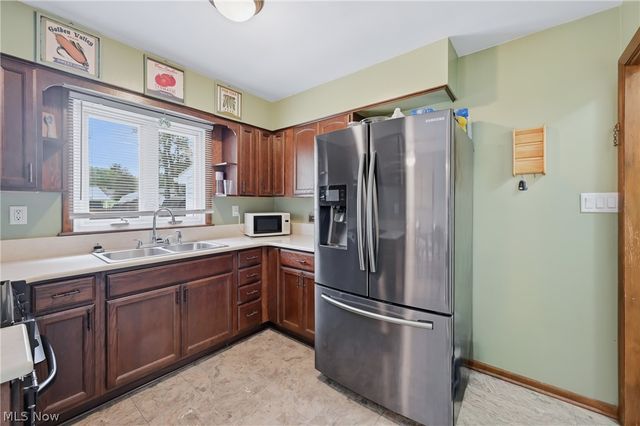3251 Shadyside Drive, Hubbard, OH 44425