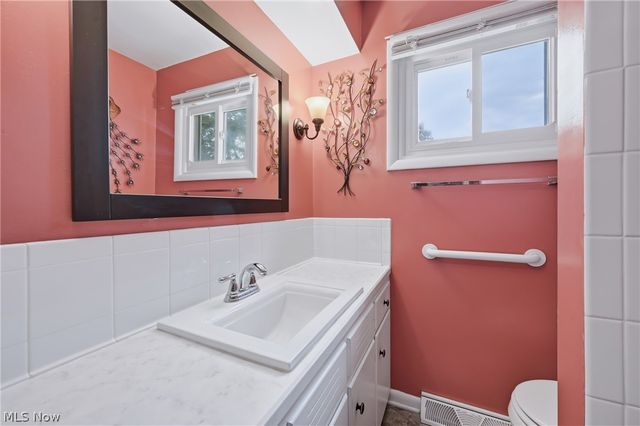 3251 Shadyside Drive, Hubbard, OH 44425