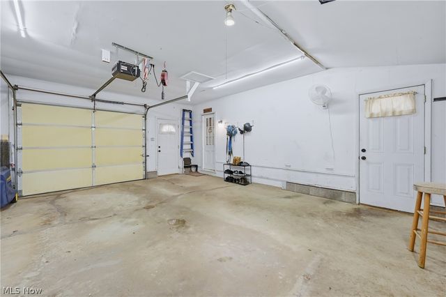 3251 Shadyside Drive, Hubbard, OH 44425
