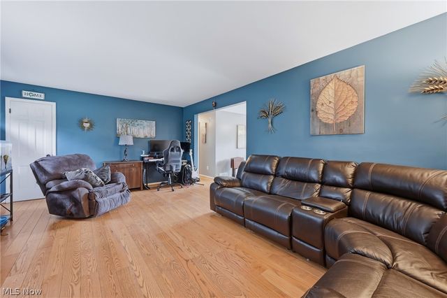 3251 Shadyside Drive, Hubbard, OH 44425