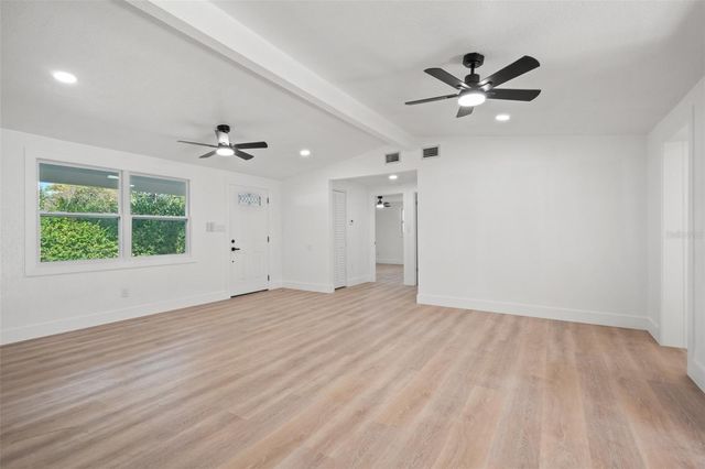 9402 W CLUSTER AVENUE, Tampa, FL 33615