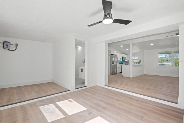 9402 W CLUSTER AVENUE, Tampa, FL 33615