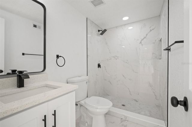 9402 W CLUSTER AVENUE, Tampa, FL 33615