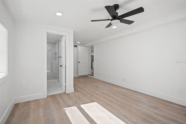 9402 W CLUSTER AVENUE, Tampa, FL 33615