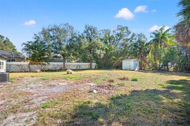 9402 W CLUSTER AVENUE, Tampa, FL 33615