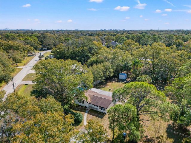 9402 W CLUSTER AVENUE, Tampa, FL 33615