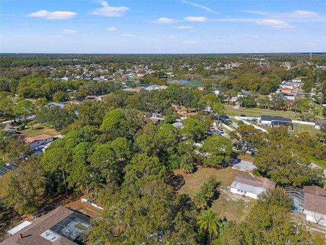 9402 W CLUSTER AVENUE, Tampa, FL 33615