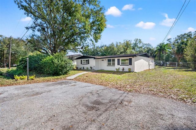 9402 W CLUSTER AVENUE, Tampa, FL 33615