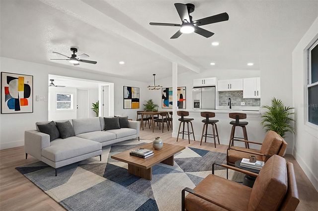 9402 W CLUSTER AVENUE, Tampa, FL 33615