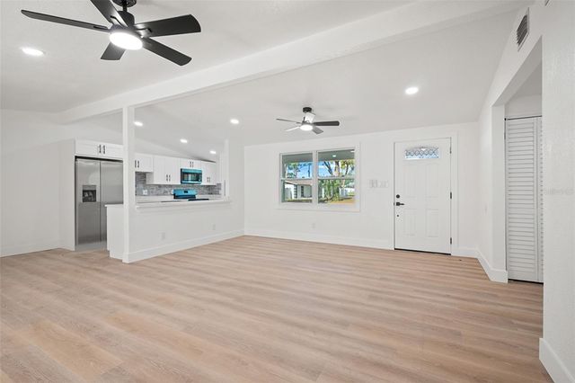 9402 W CLUSTER AVENUE, Tampa, FL 33615