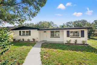 9402 W CLUSTER AVENUE, Tampa, FL 33615