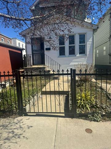 8811 185th Street, Hollis, NY 11423