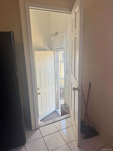 8811 185th Street, Hollis, NY 11423