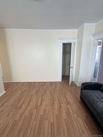 8811 185th Street, Hollis, NY 11423