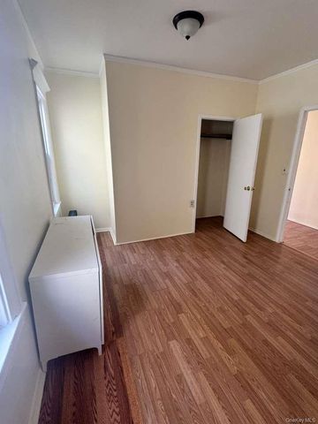 8811 185th Street, Hollis, NY 11423