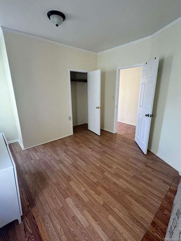 8811 185th Street, Hollis, NY 11423