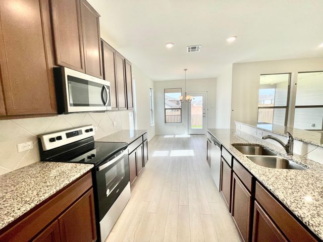 163 McGinnis TRL, Kyle, TX 78640