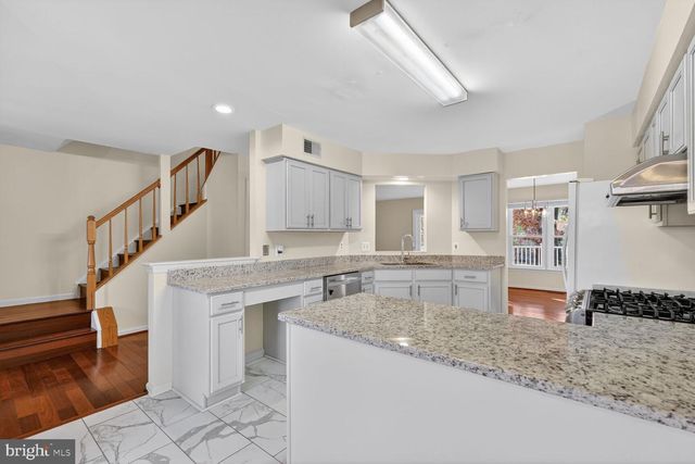 8060 MORNING MEADOW CT, Alexandria, VA 22315