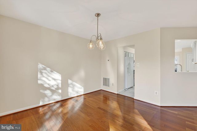 8060 MORNING MEADOW CT, Alexandria, VA 22315