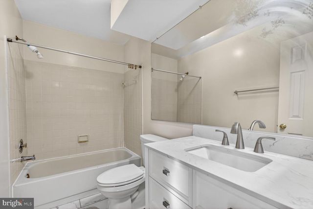 8060 MORNING MEADOW CT, Alexandria, VA 22315