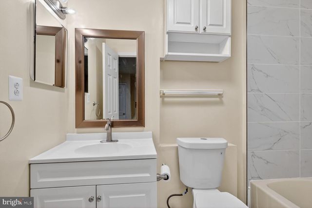 8060 MORNING MEADOW CT, Alexandria, VA 22315