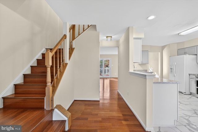 8060 MORNING MEADOW CT, Alexandria, VA 22315