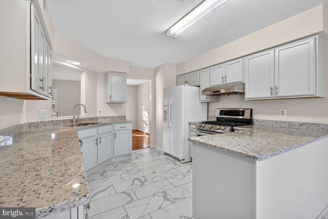 8060 MORNING MEADOW CT, Alexandria, VA 22315