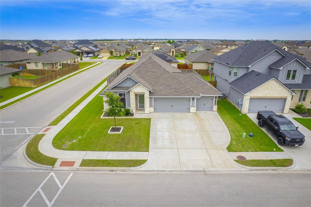 134 Nathaniel DR, Taylor, TX 76574