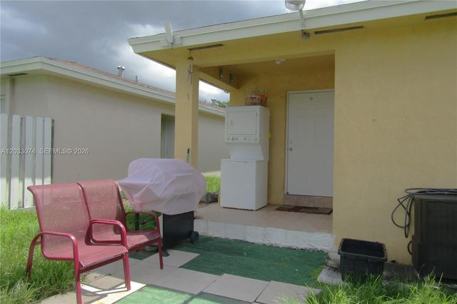942 SW 8th Pl, Florida City, FL 33034