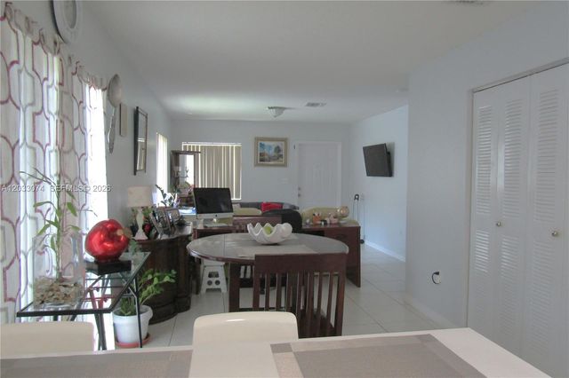 942 SW 8th Pl, Florida City, FL 33034