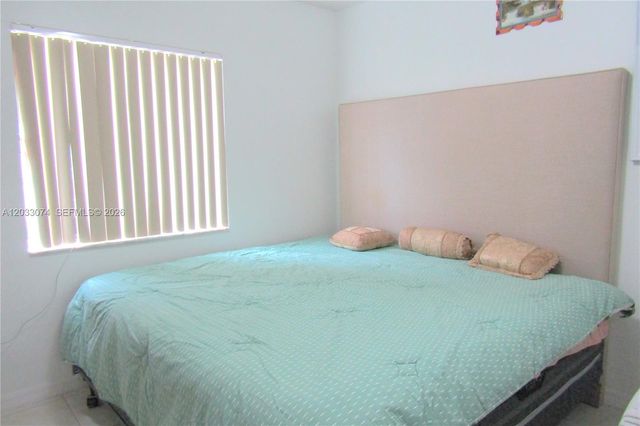 942 SW 8th Pl, Florida City, FL 33034
