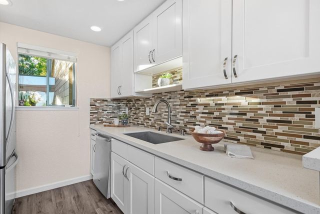 98 Pelican Lane, Redwood City, CA 94065