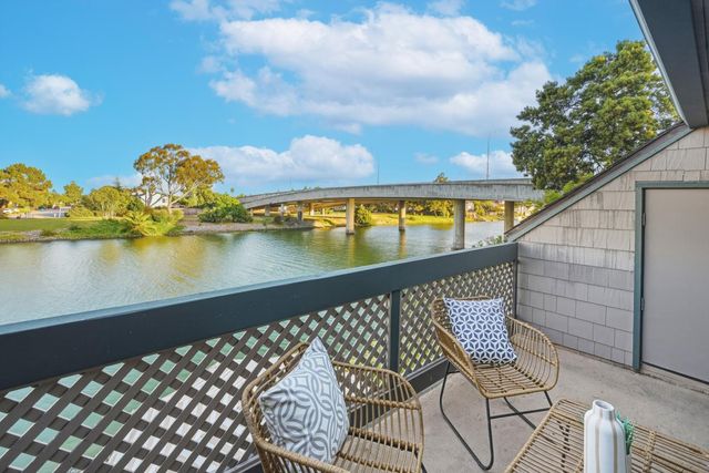 98 Pelican Lane, Redwood City, CA 94065