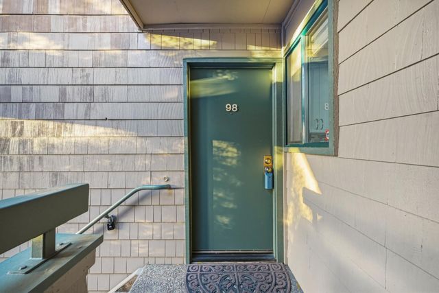 98 Pelican Lane, Redwood City, CA 94065