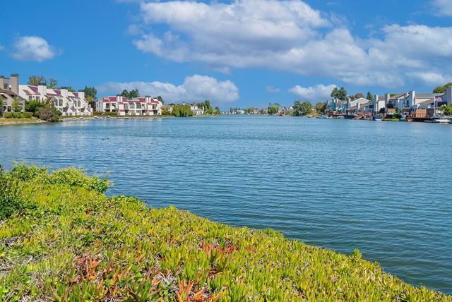 98 Pelican Lane, Redwood City, CA 94065